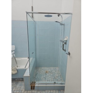 Australia Custom made Semi-Frameless Next To Bathtub Shower Screen (900-1000) * (900-1000) * 1950